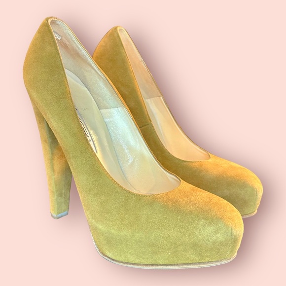 Brian Atwood ‘Maniac’ Platform Pumps in “Coffee” Suede Size 9.5 Celeb Favorite - Picture 11 of 16